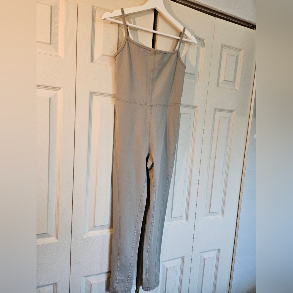 aritzia divinity jumpsuit Wilfred Free - Picture 3 of 3